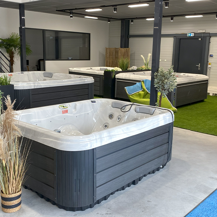 Aqua Piscines – Construction, rénovation, magasin et entretien de piscines à Perpignan - photo
