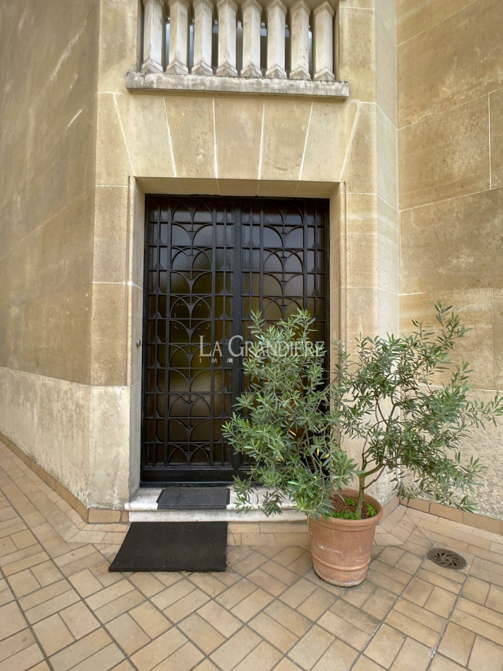 Photo Agence immobilière Paris 16eme Arrondissement La Grandière Immobilier 75016