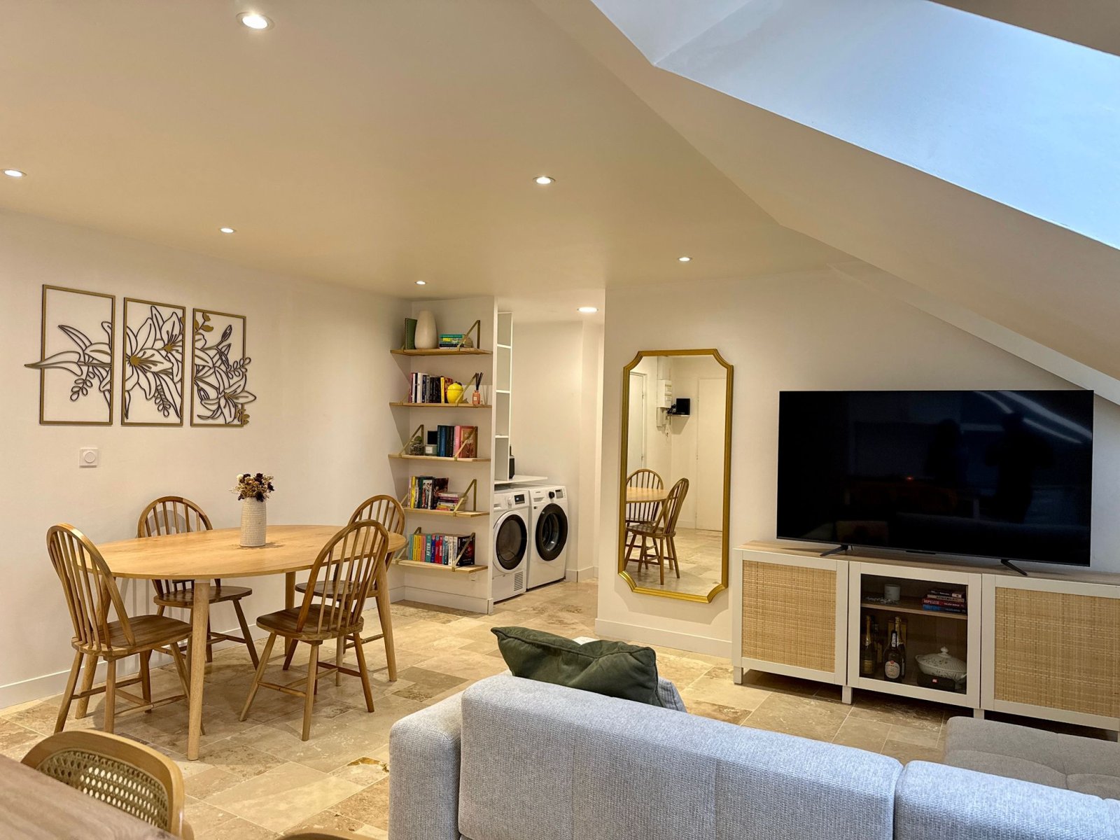Ave Hoche Immobilier, agence Immobilière à PARIS