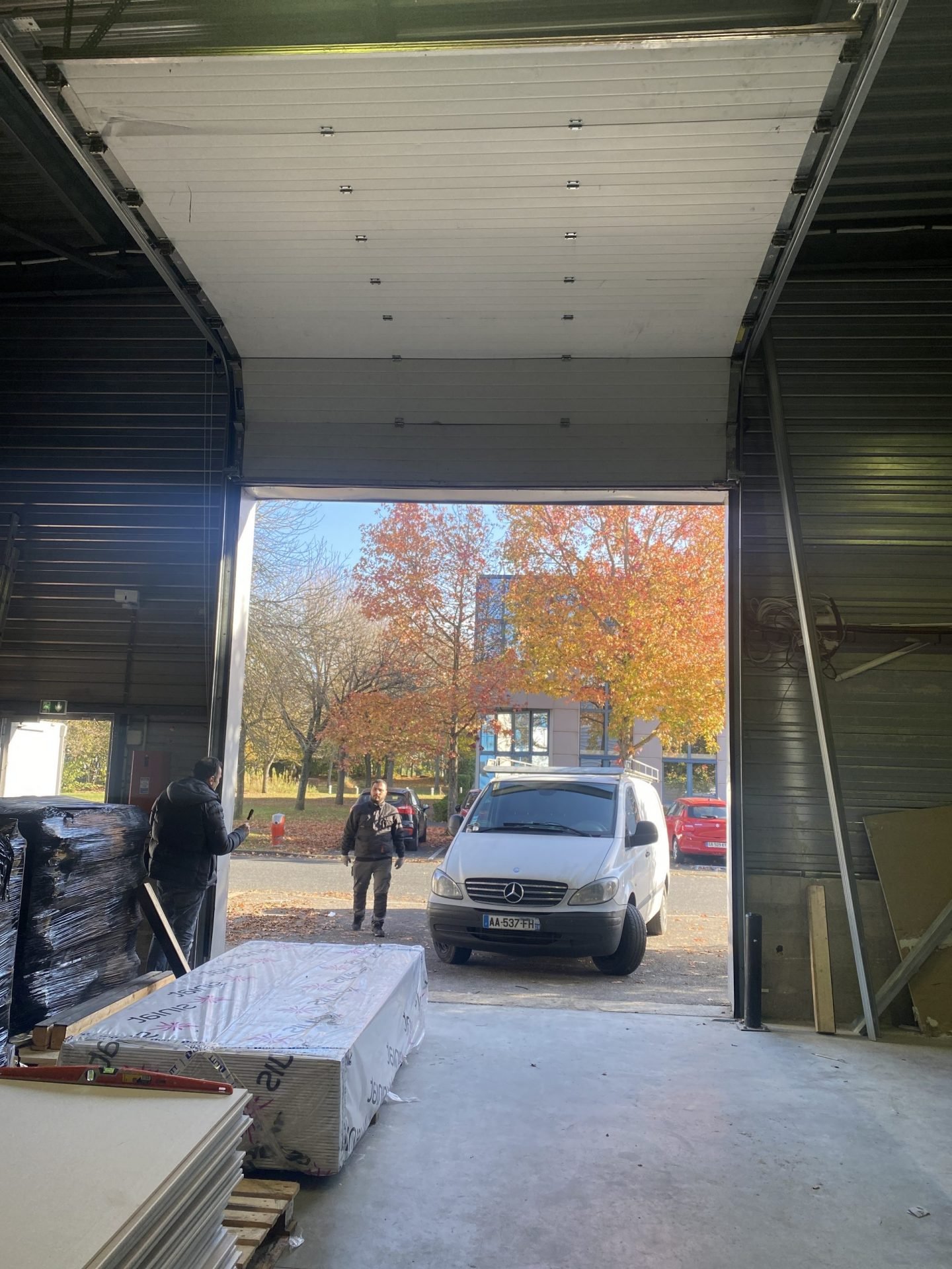 EM Dépannage et réparation rideaux métalliques, volets roulants et portes sectionnelles à Paris - Île de France
