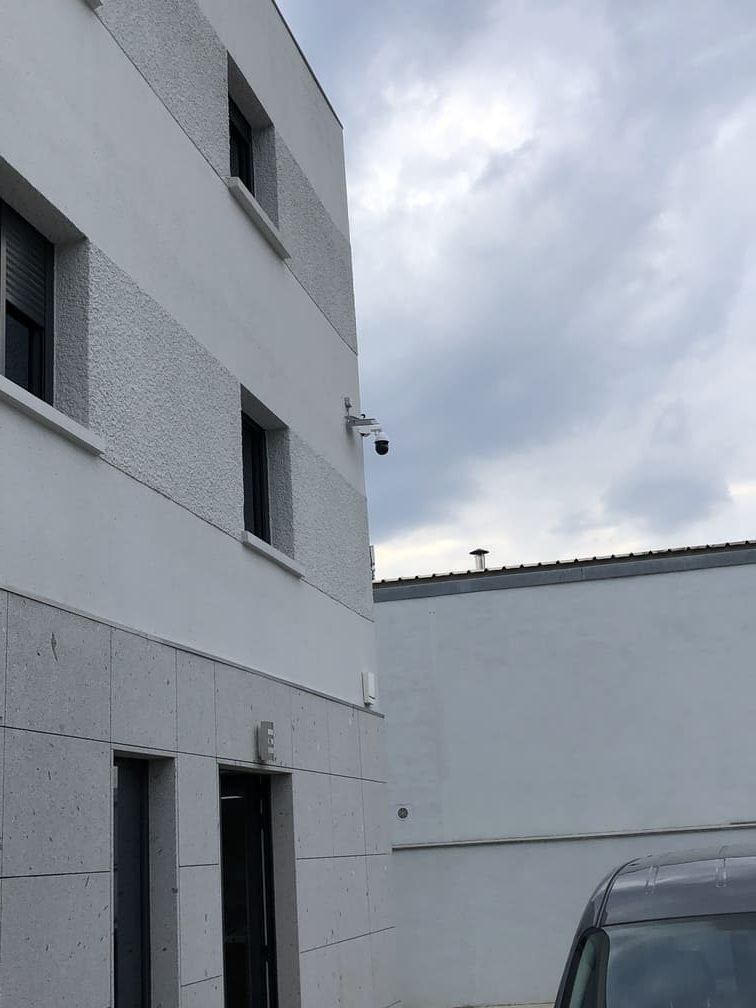 Photo Extincteur Sicli incendie Paris Pro Tech Bat France maintenance Extincteur IDF défibrillateur alarme incendie SSI BAES