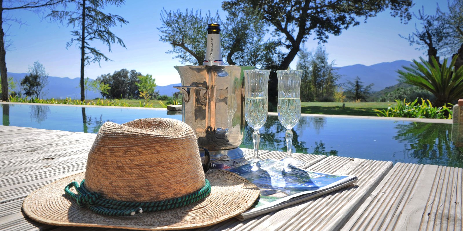 Mas des Colombes - Chambres d'hôtes de charme B&B & SPA